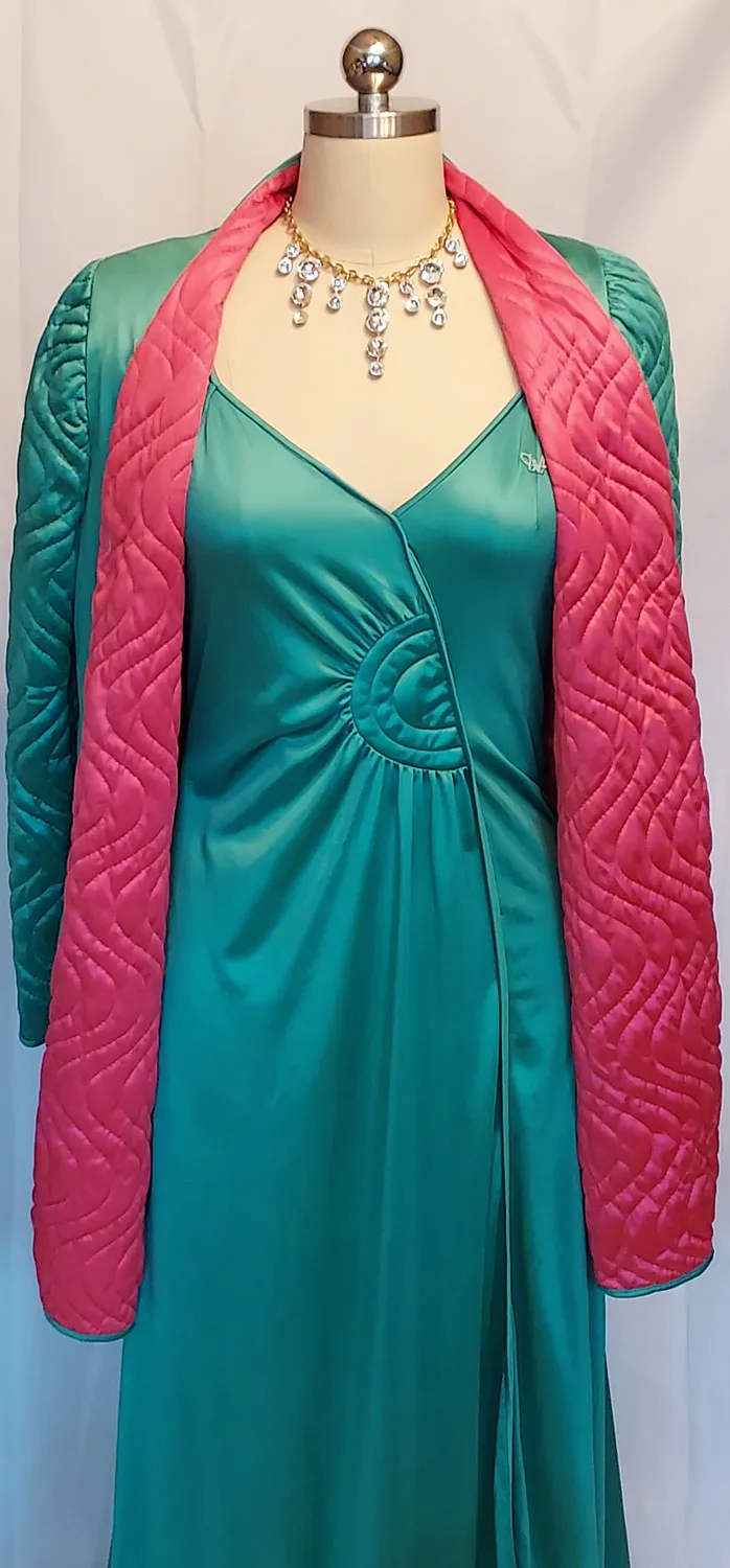 *  VINTAGE DIANE VON FURSTENBERG QUILTED BED JACKET & NIGHTGOWN SET FOR R E-7