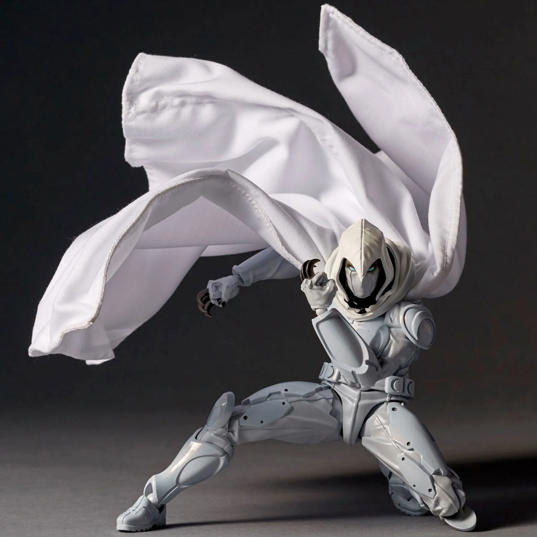 Amazing Yamaguchi Revoltech Marvel's Moon Knight NE013