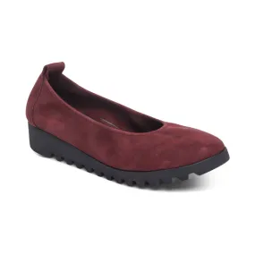 Brianna Slip-on Ballet Flat in Burgendy CLOSEOUTS