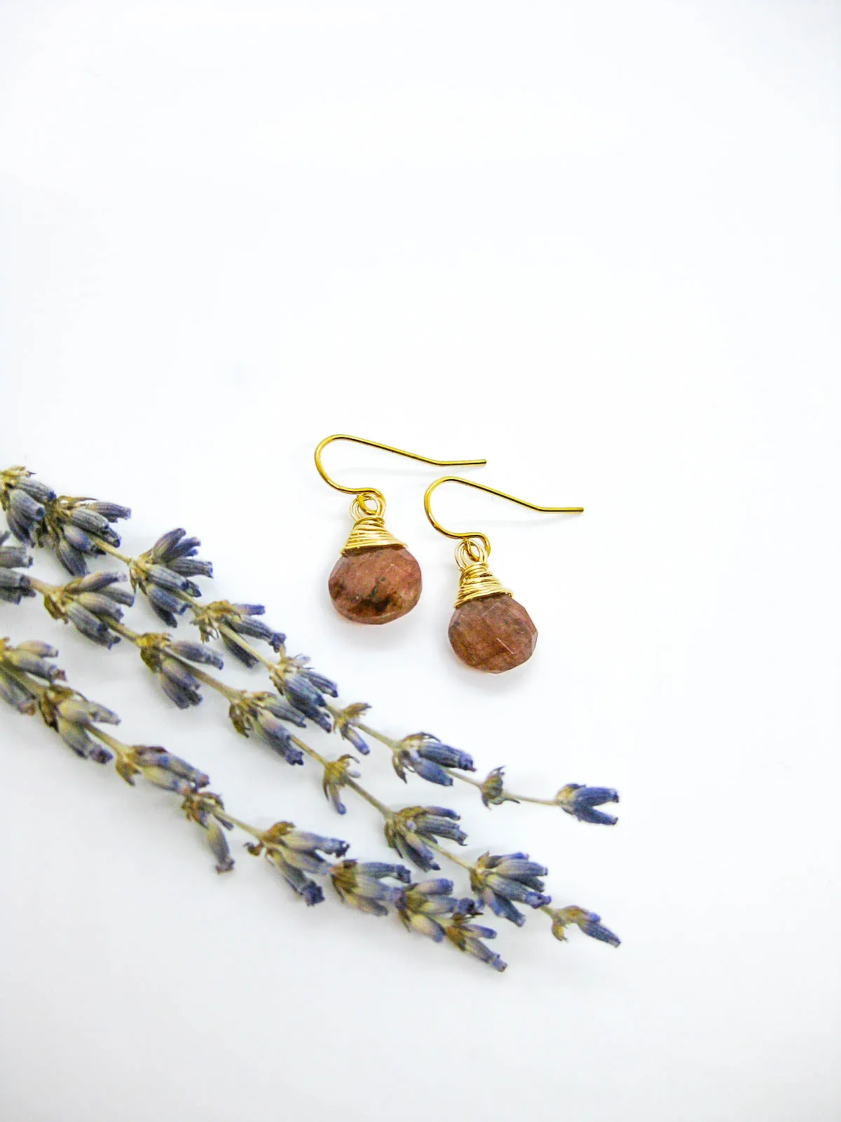 Chamomile: Sunstone Earrings - e675