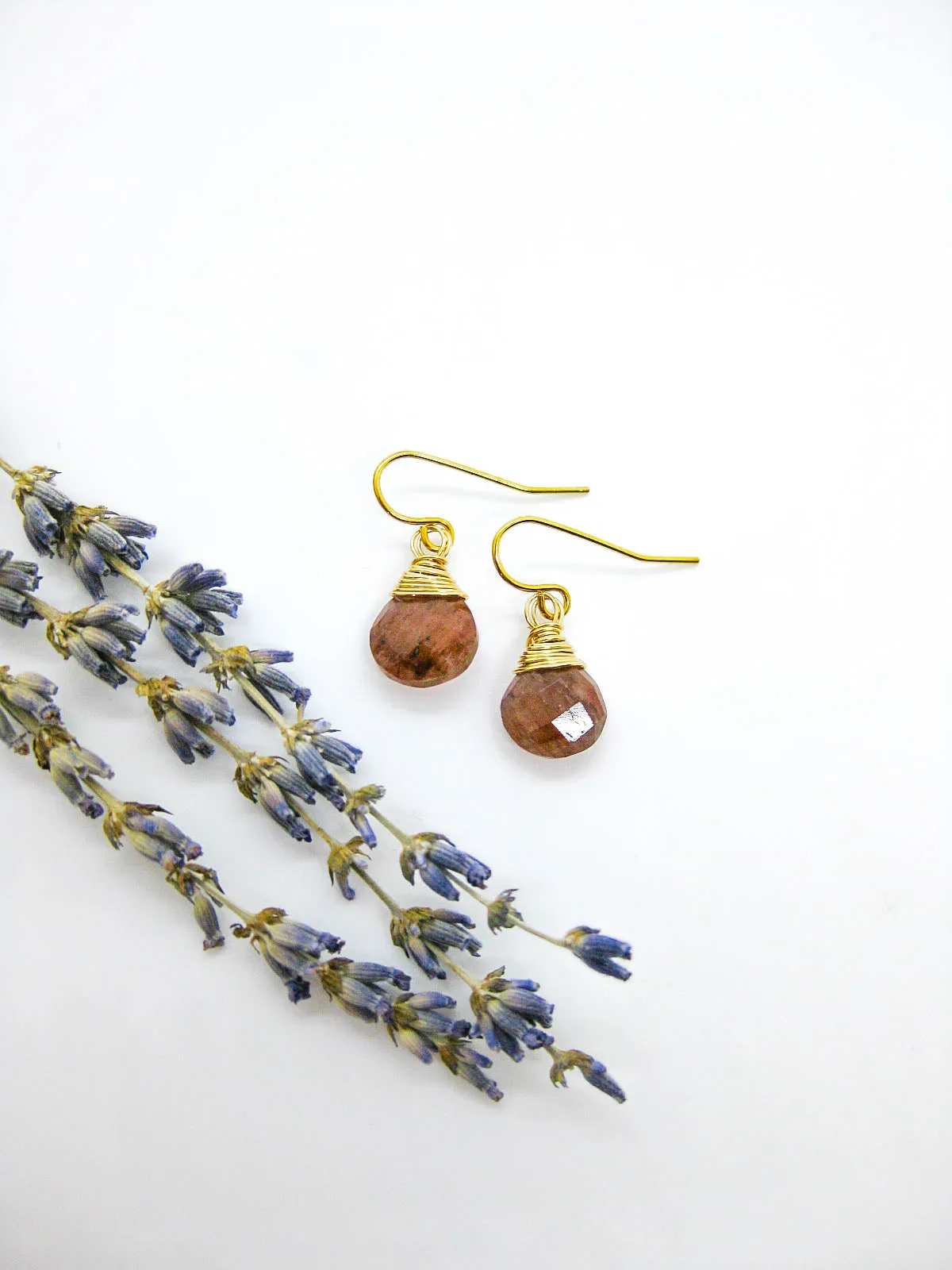 Chamomile: Sunstone Earrings - e675