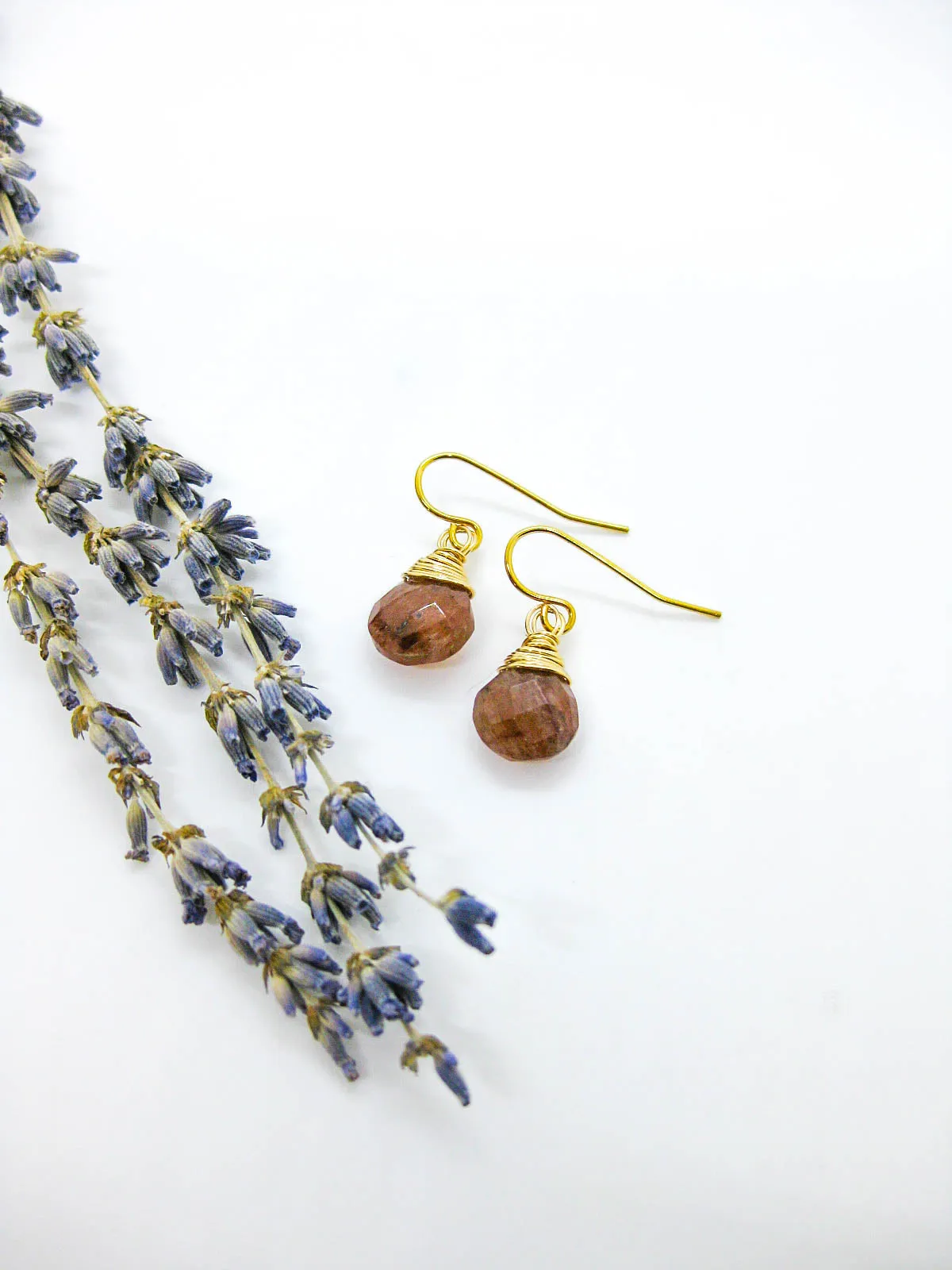 Chamomile: Sunstone Earrings - e675