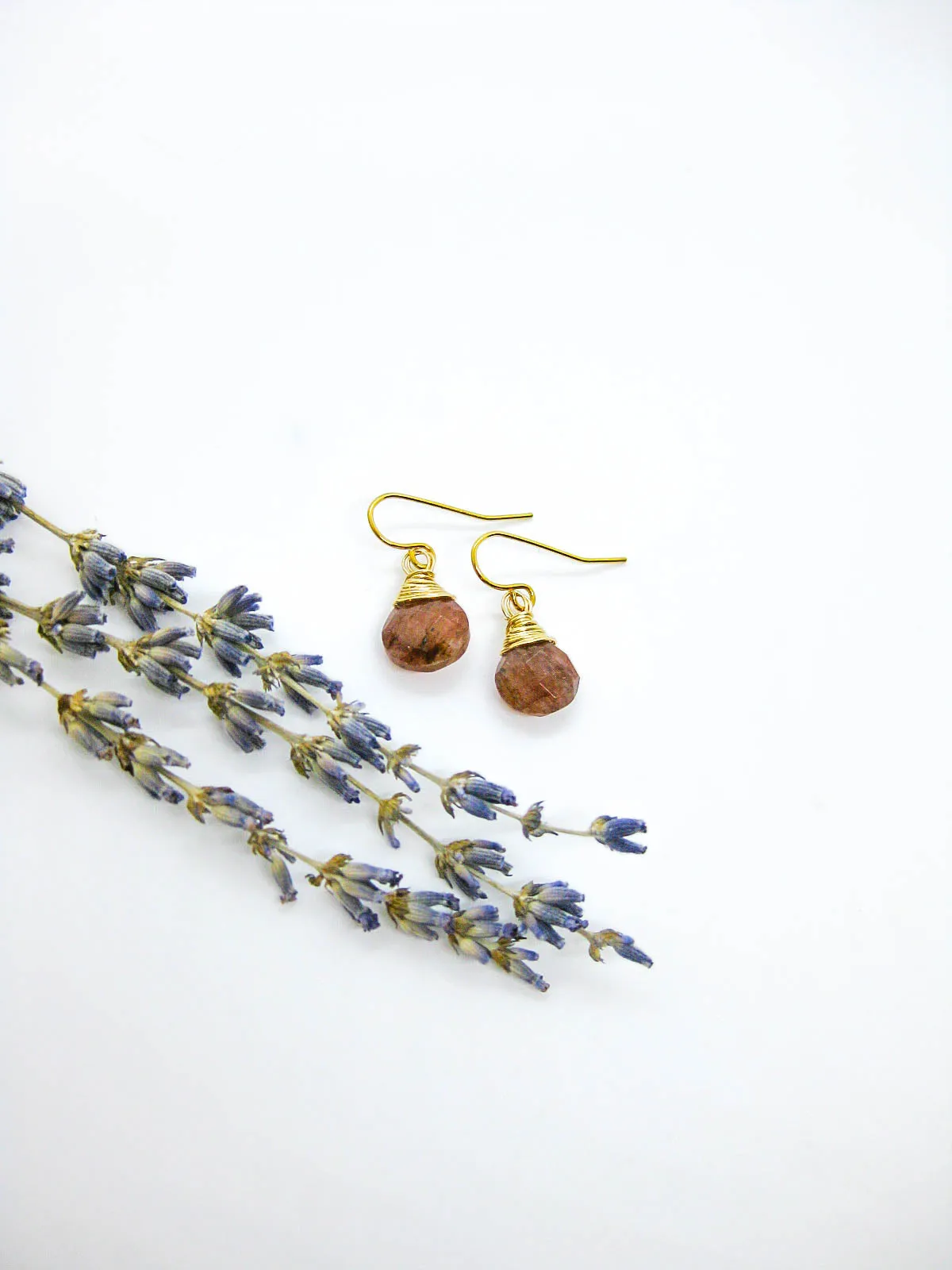 Chamomile: Sunstone Earrings - e675