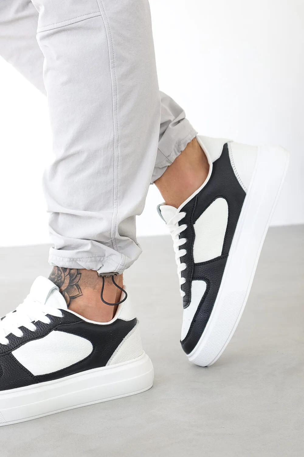 Court Trainer - White/Black