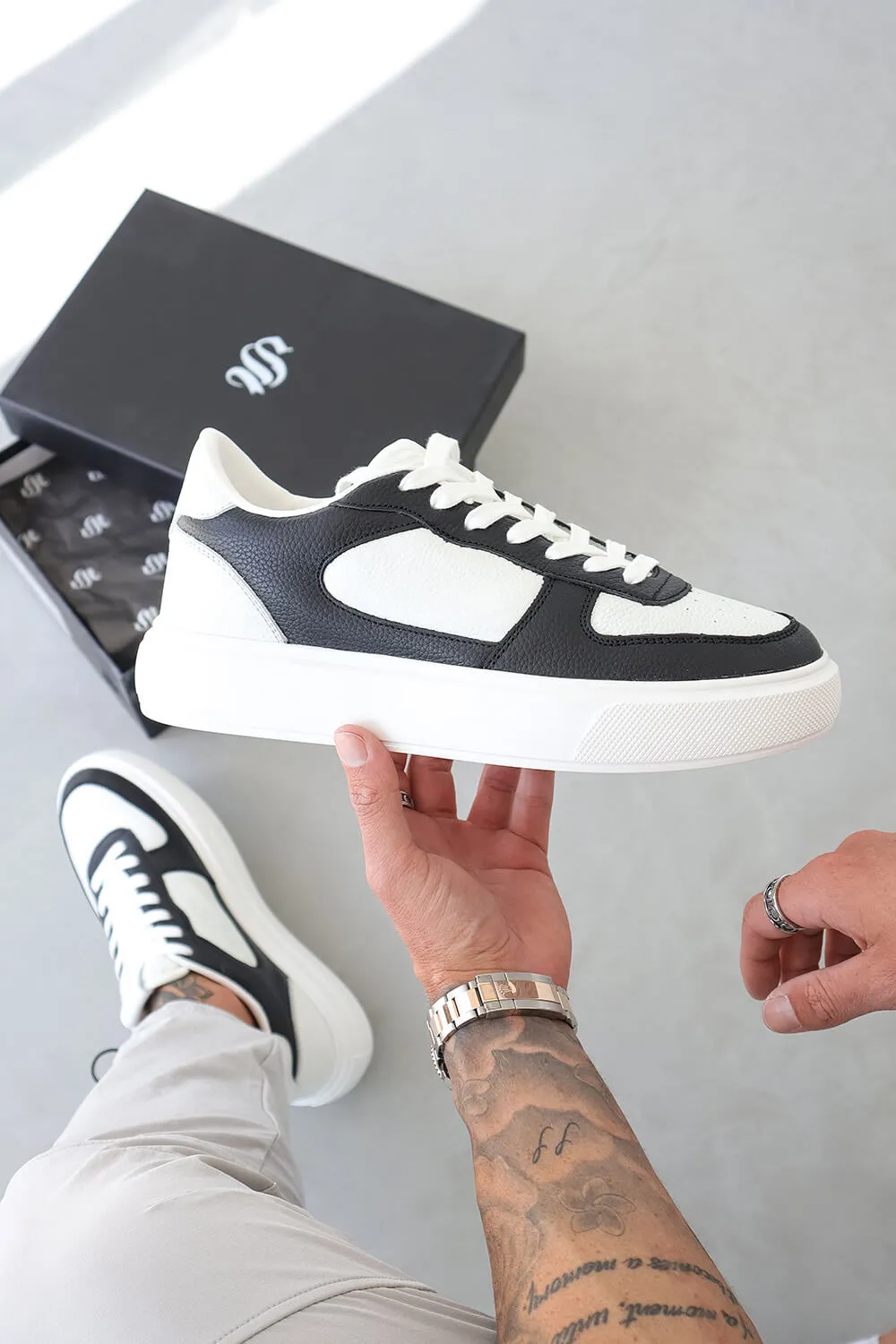 Court Trainer - White/Black