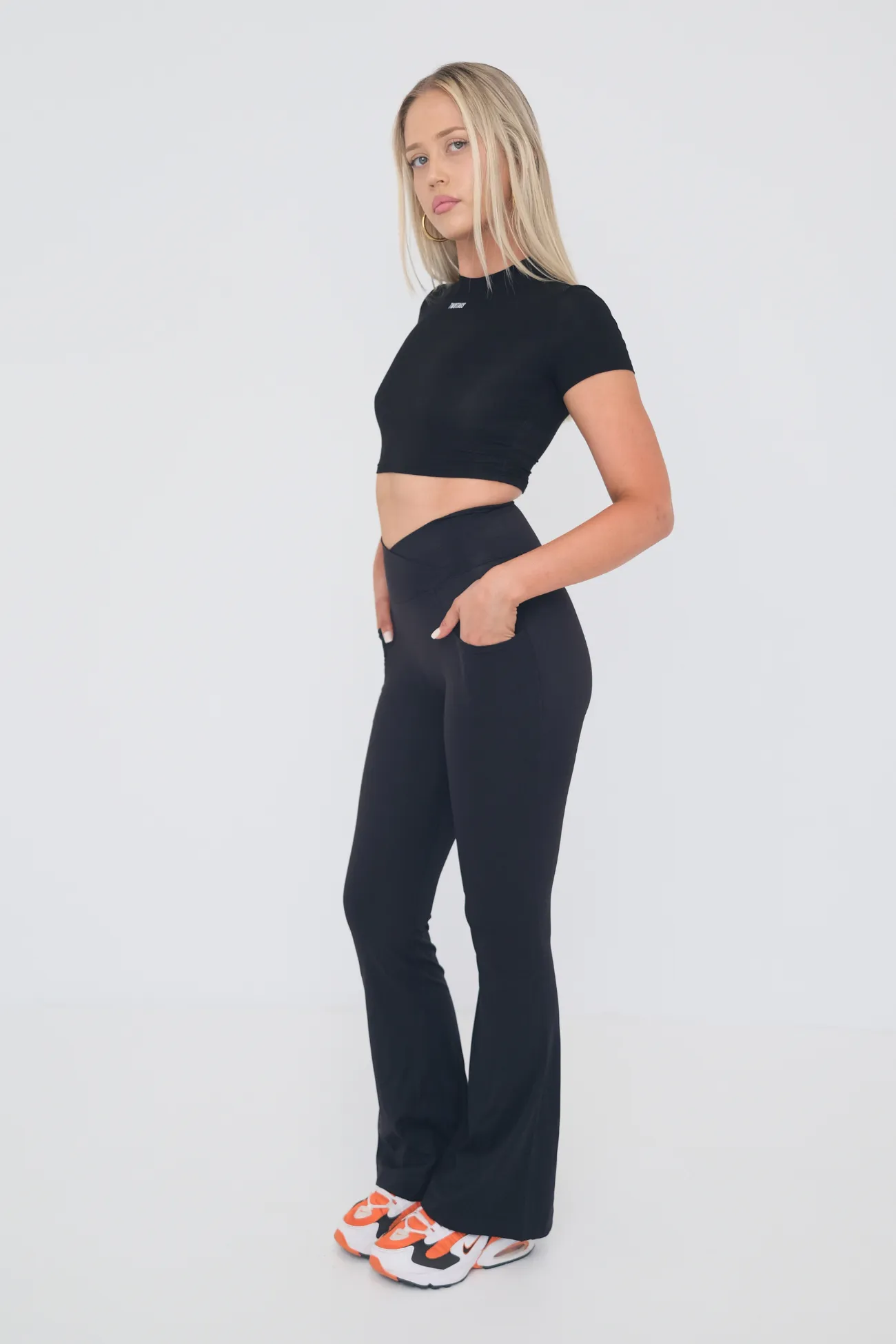 Cross Over Flare Pocket Leggings - Black