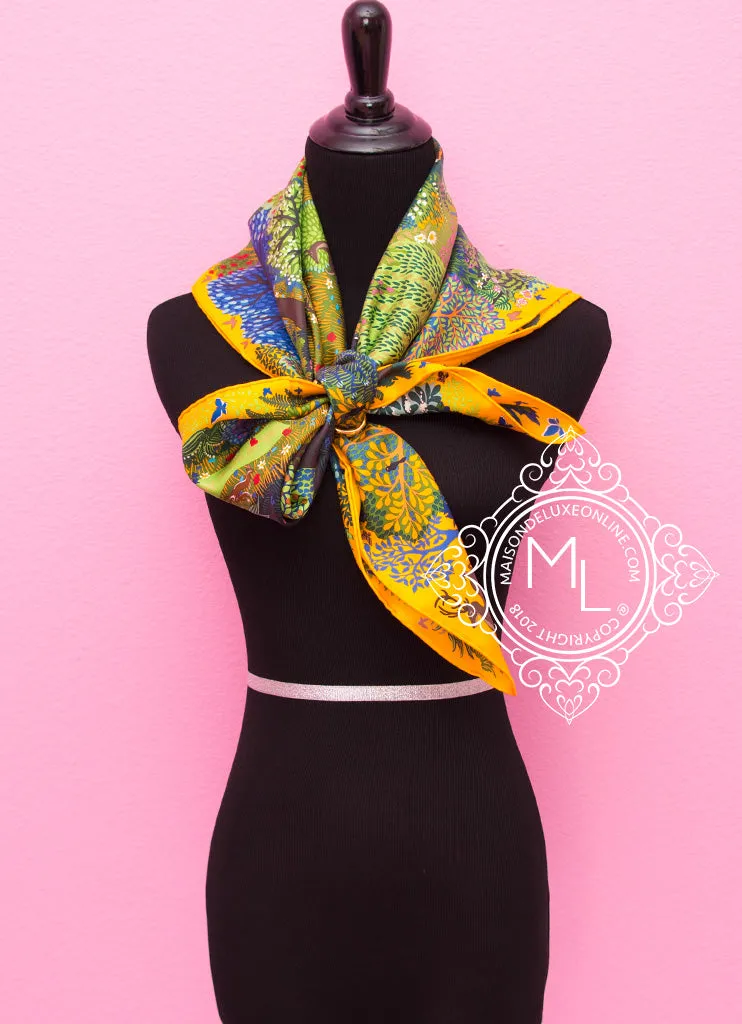 Hermes Jaune d'or Twill Silk 90 cm Dans Un Jardin Anglais Scarf