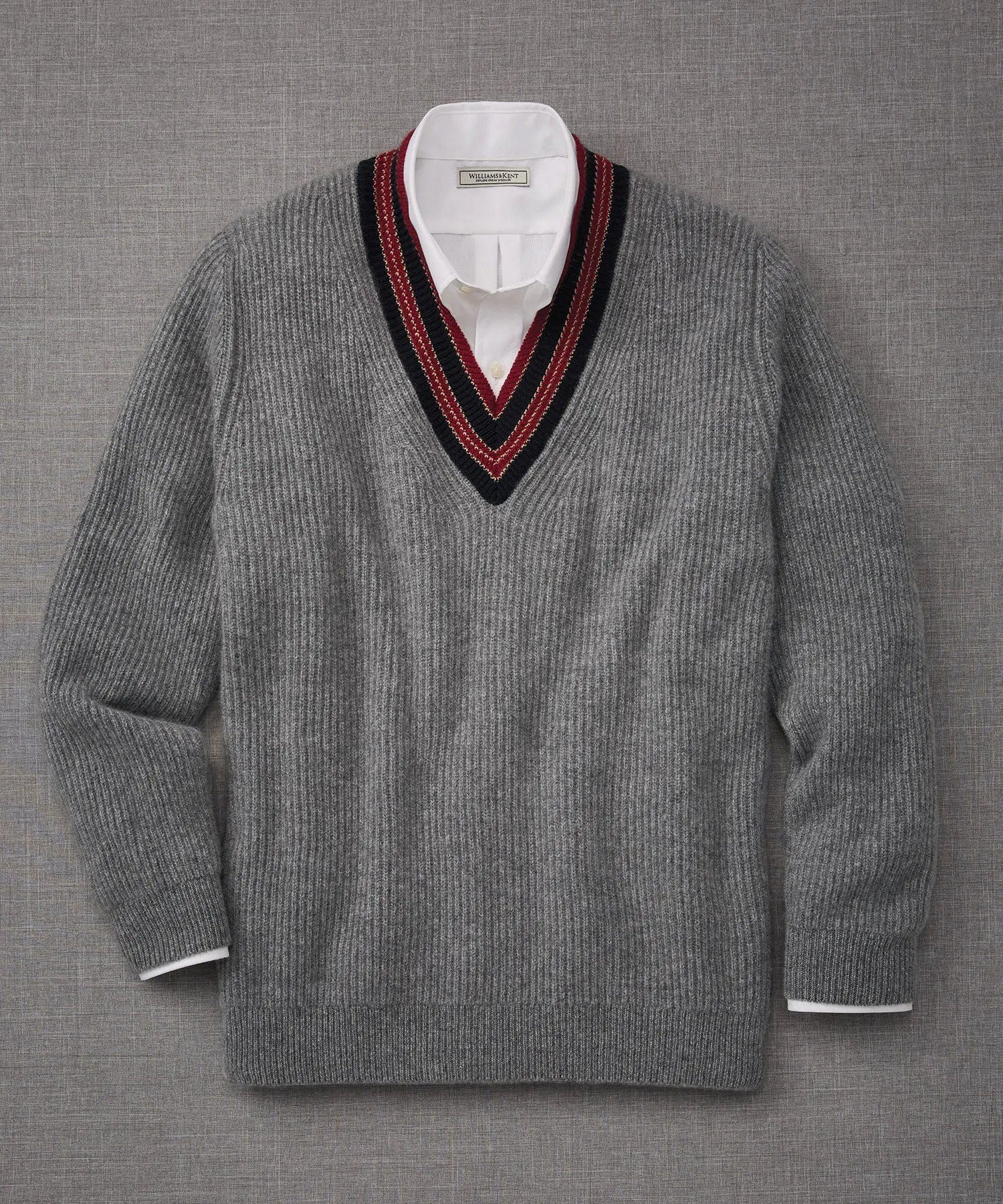 Johnstons of Elgin Scottish Cashmere V-neck Sweater