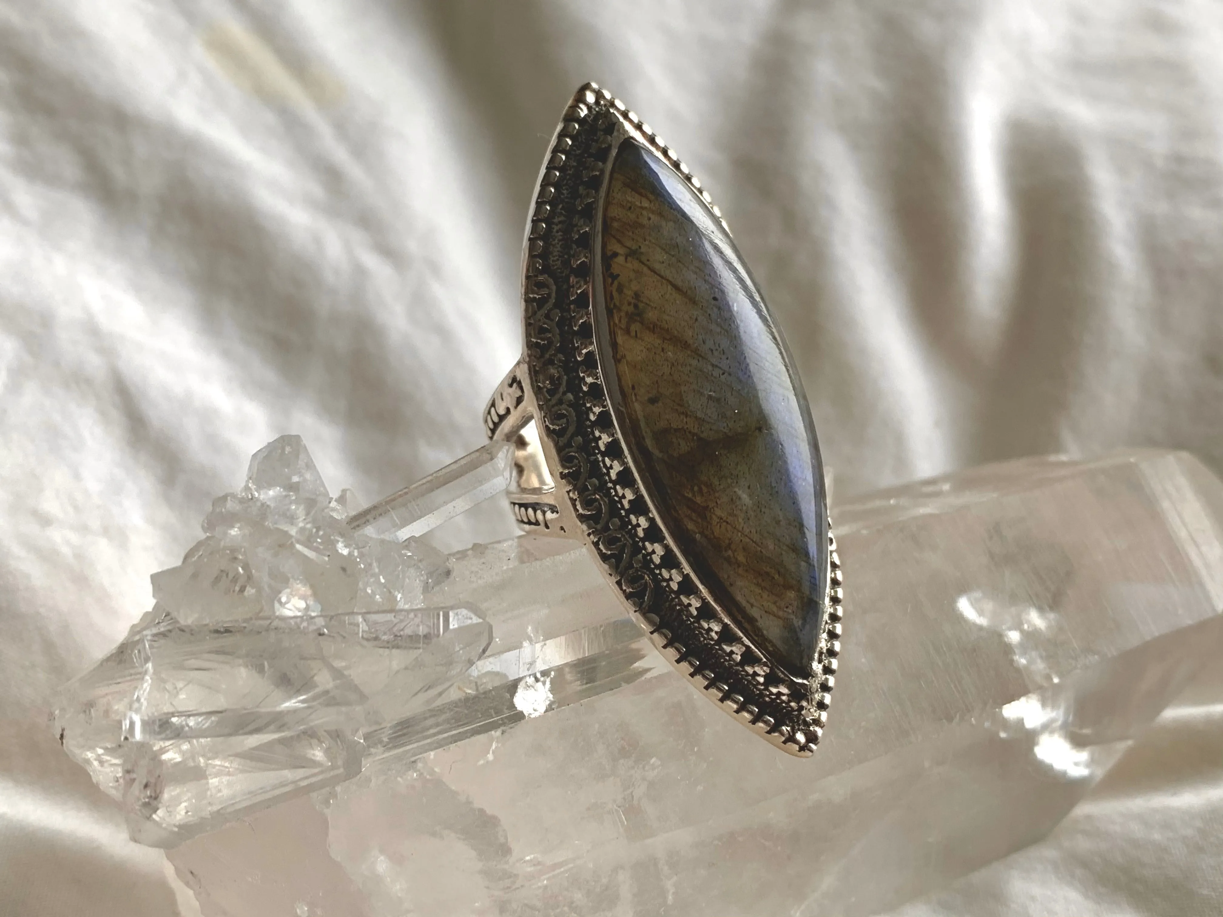 Labradorite Laurentia Ring - Marquise (US 6)