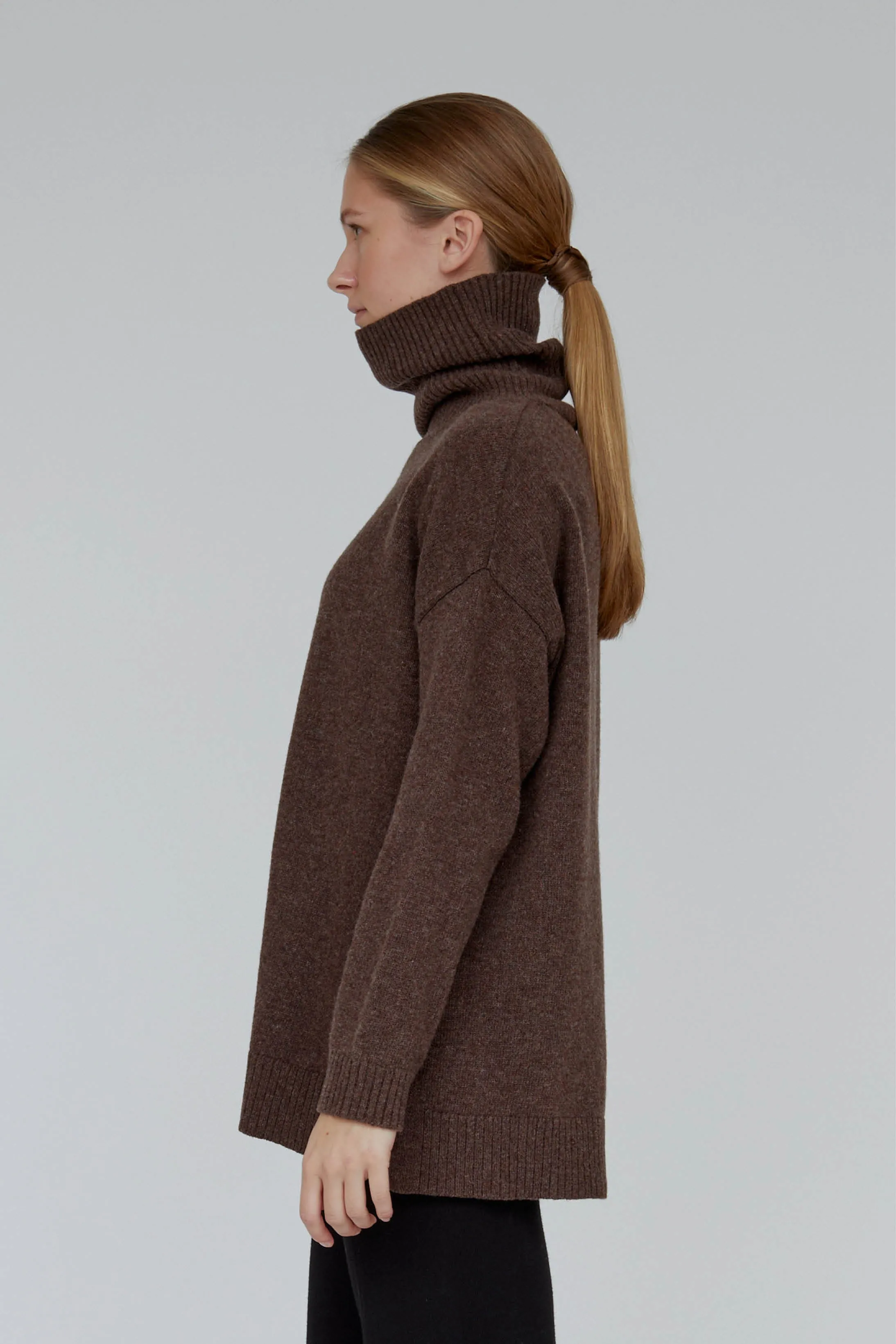 Line T-Neck - Brown Mel.