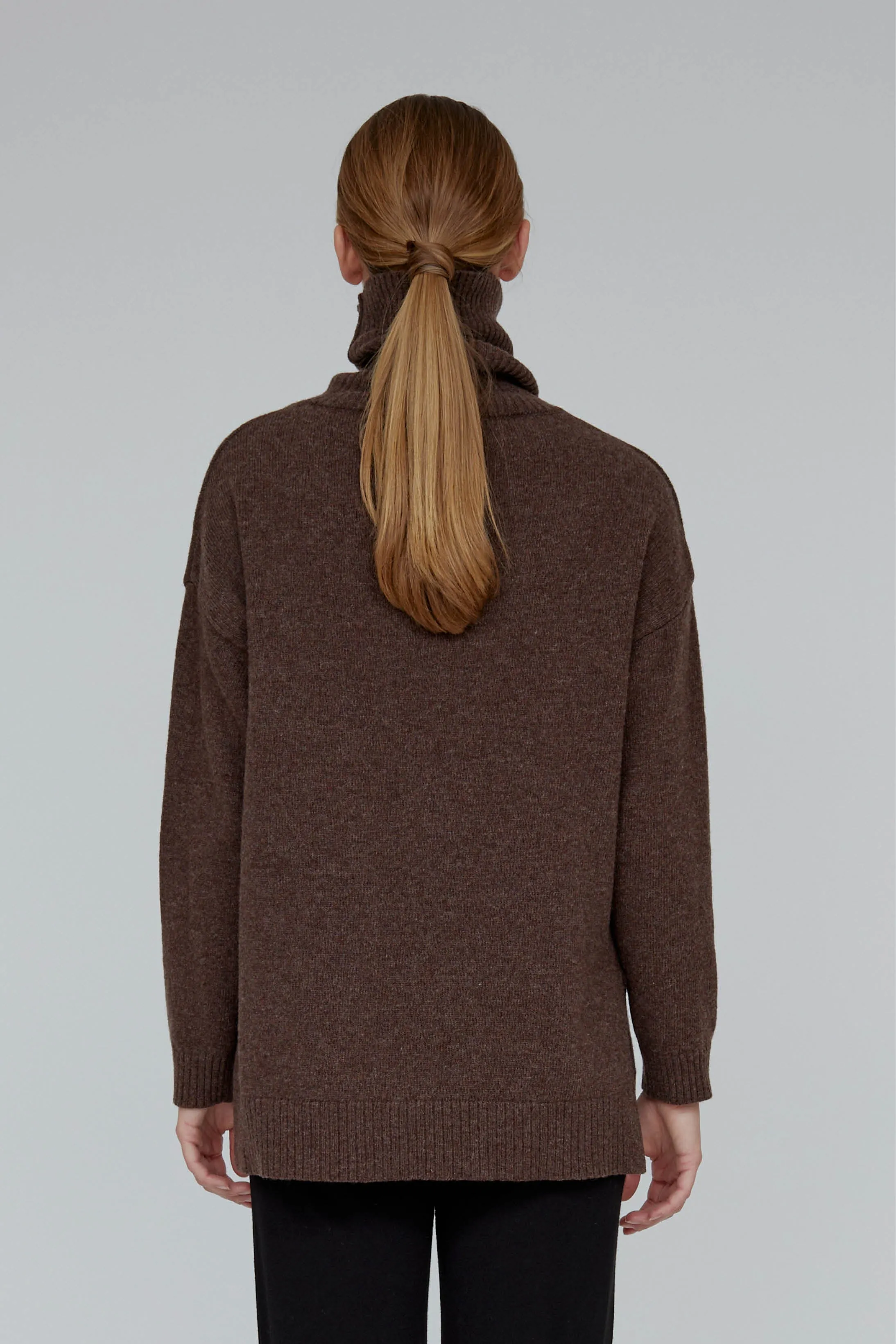 Line T-Neck - Brown Mel.