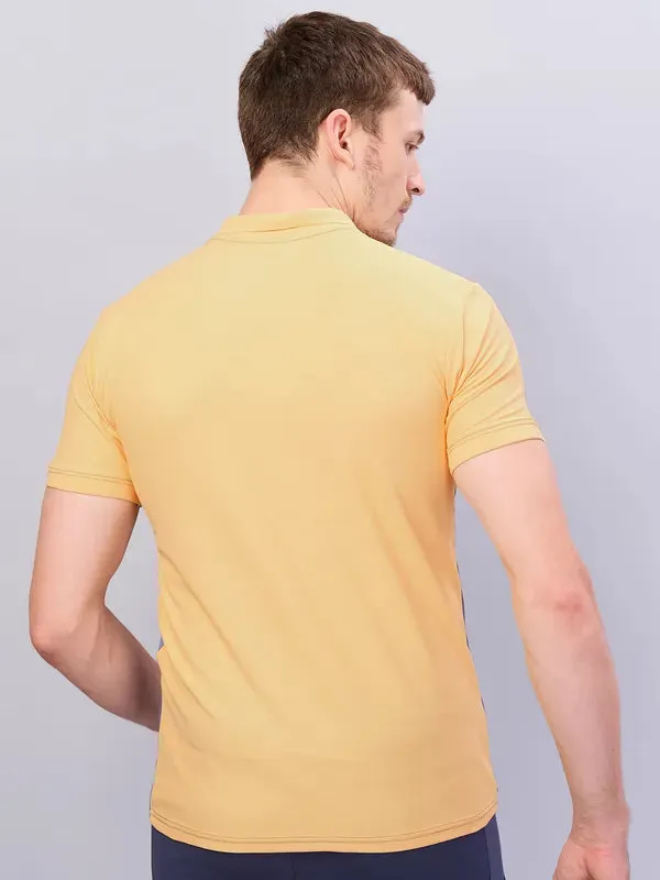 Men Colorblock Slim Fit Polo T-shirt with MATPIQ