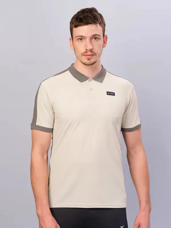 Men Colorblock Slim Fit Polo T-shirt with MATPIQ