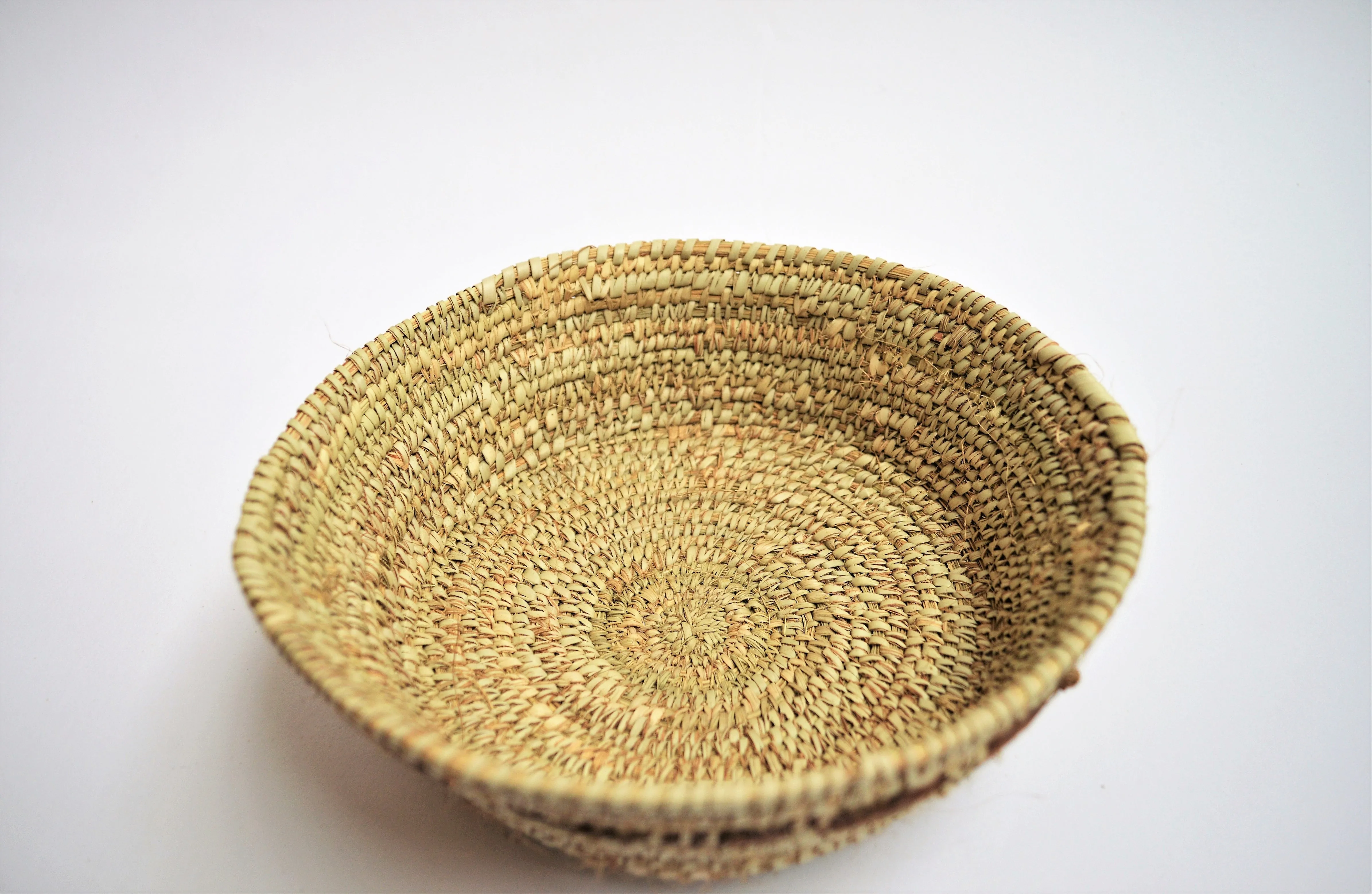 Woven snack plate, Serving dish, Catchall